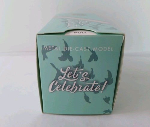 CORGI VW CAMPERVAN JUST MARRIED #CC02737 BOXED BRAND NEW-MIB - Picture 12 of 15
