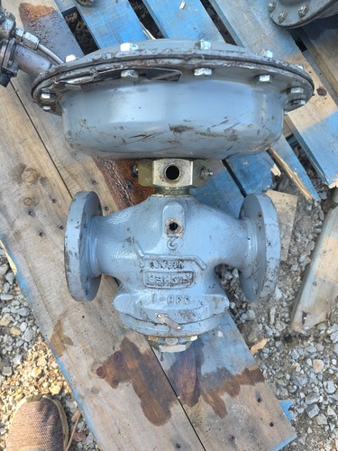 Fisher 1098-63EGR Size 40 Steel Pressure Reducing Regulator Valve 2in - Picture 1 of 5