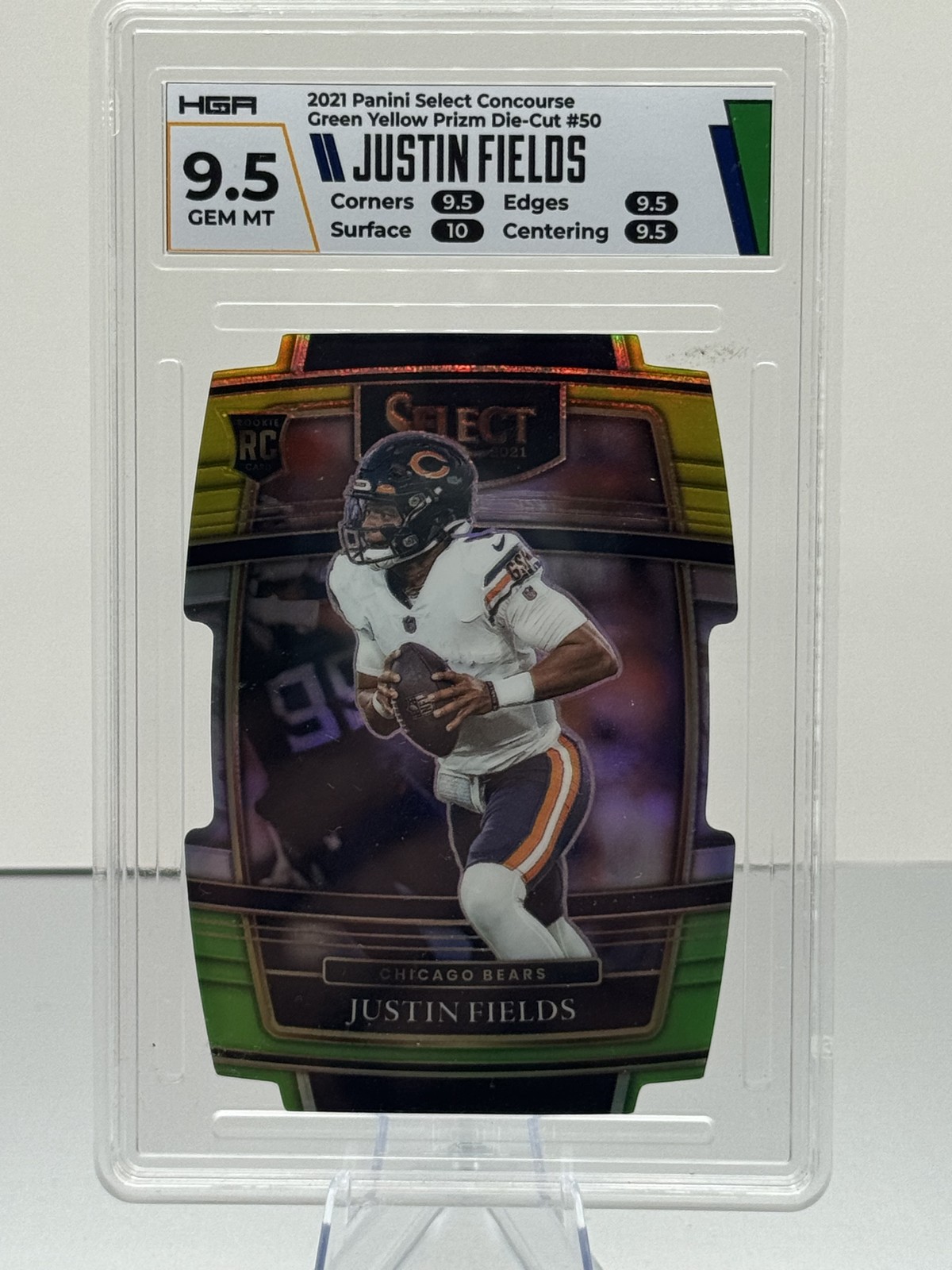 2021 Panini Select Concourse Justin Fields #50 Green & Yellow Prizm Die-Cut (RC)