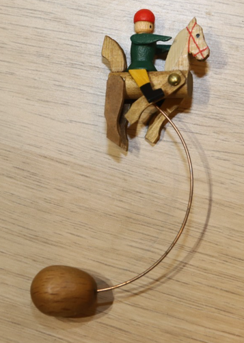 Wackel Reiter Wolfgang Werner Seiffen Schaukelfigur Erzgebirge + Engel Anhänger - Bild 2 von 7