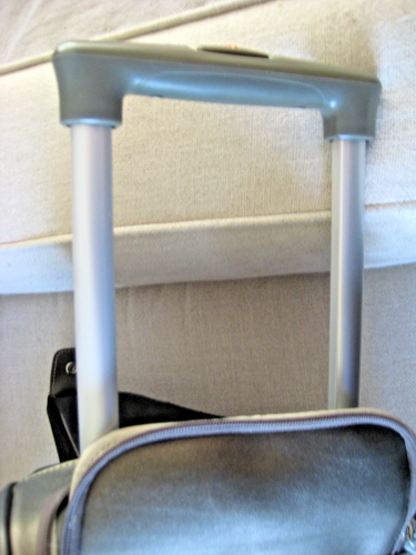 Swiss Gear Black Travel Luggage Rolling Wheeled Carry On Heavy Duty Bag NEW - Picture 13 of 20