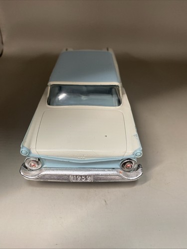 AMT 1959 Ford Fairlane 500 Friction 1/25 Scale Dealer Promo Turquoise & White - Picture 3 of 10