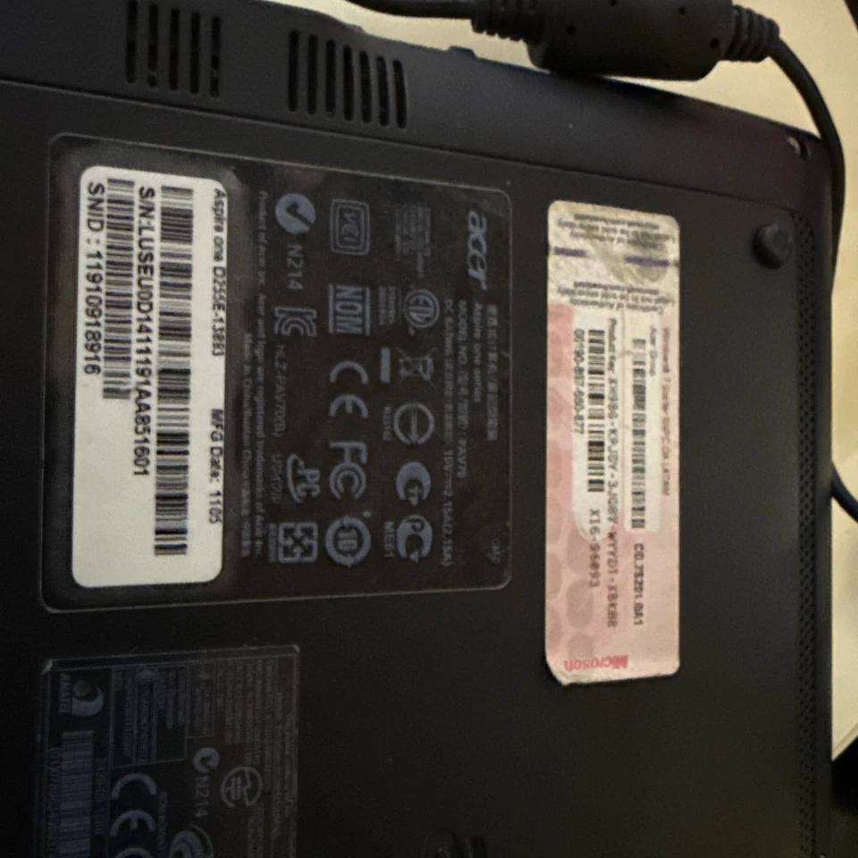 Acer Aspine One, Model PAV70, Windows XP Profesional, Color Black - Image 4 of 4