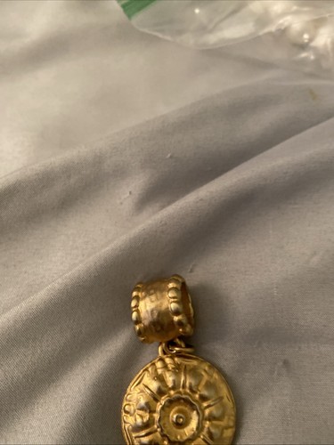 Gold Tone Chunky Pendant - Picture 3 of 6