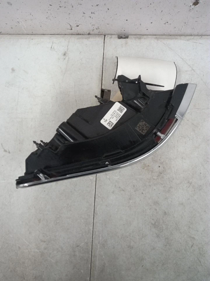 Driver Tail Light Quarter Panel Mounted 2022-2024 Jeep Wagoneer Lamp - Imagem 3 de 4