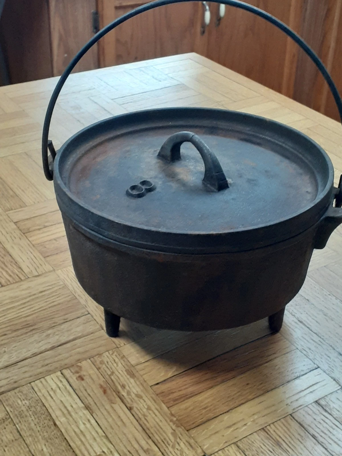Cast Iron No 8 Bean Pot Dutch Oven W Lid Handle 3 Legged
