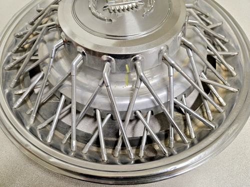 (1) 1979-1980 Cadillac Eldorado / Seville # 2032 15" Wire Hubcap # 01617750 USED - Picture 6 of 9