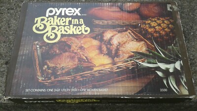 Vintage PYREX Glass Baker in a Basket 3 Quart Casserole Dish Pan