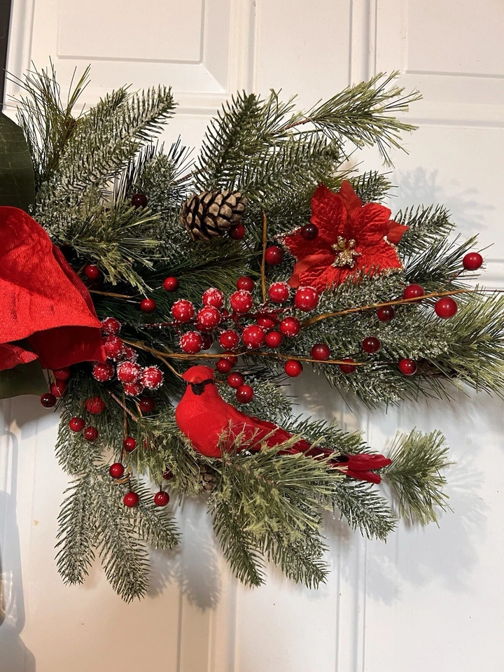 Abrigo/Puerta de Navidad Swag, Flores de Pascua Roja, Piñas, Cardenales y Linterna Foto 4 de 4