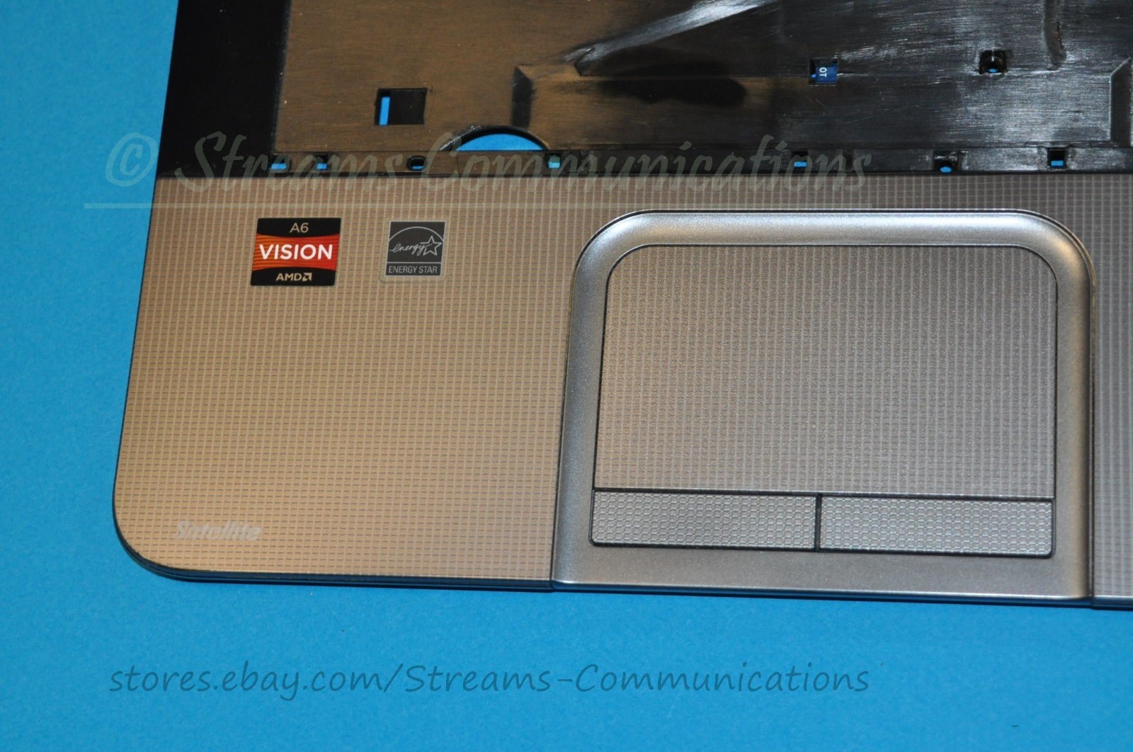 TOSHIBA Satellite L875 L875DS7332 Laptop Palmrest w/ Touchpad