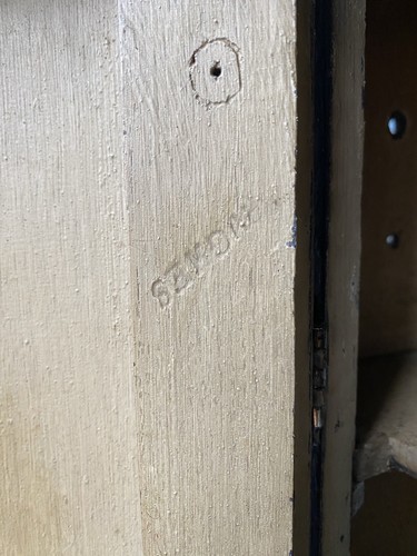 Antique Early Georgian Chinoiserie painted bowfront wall hung corner cupboard - Picture 6 of 20