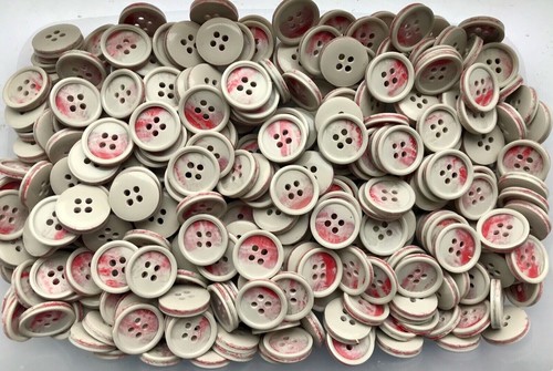 Buttons 18mm 23mm Beige Warm Cream & Red Brushed Effect 4 Hole Craft W352-W353x - Picture 5 of 24