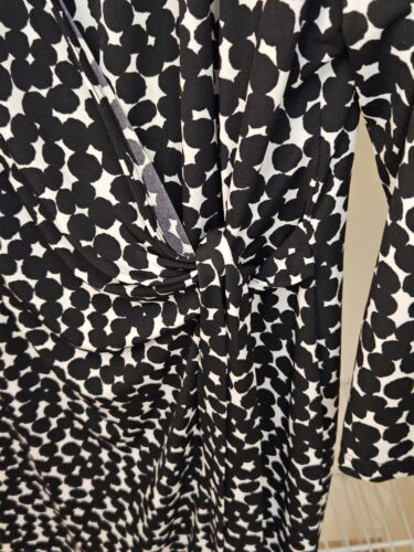 Anne Klein Damen XL Faux Wickel Tupfen Langarm schwarz weiß V-Ausschnitt Kleid - Bild 3 von 8