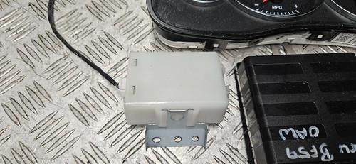 Subaru Legacy 2009 2.0 diesel ignition barrel key transponder ecu 275800-7494 - Picture 4 of 10