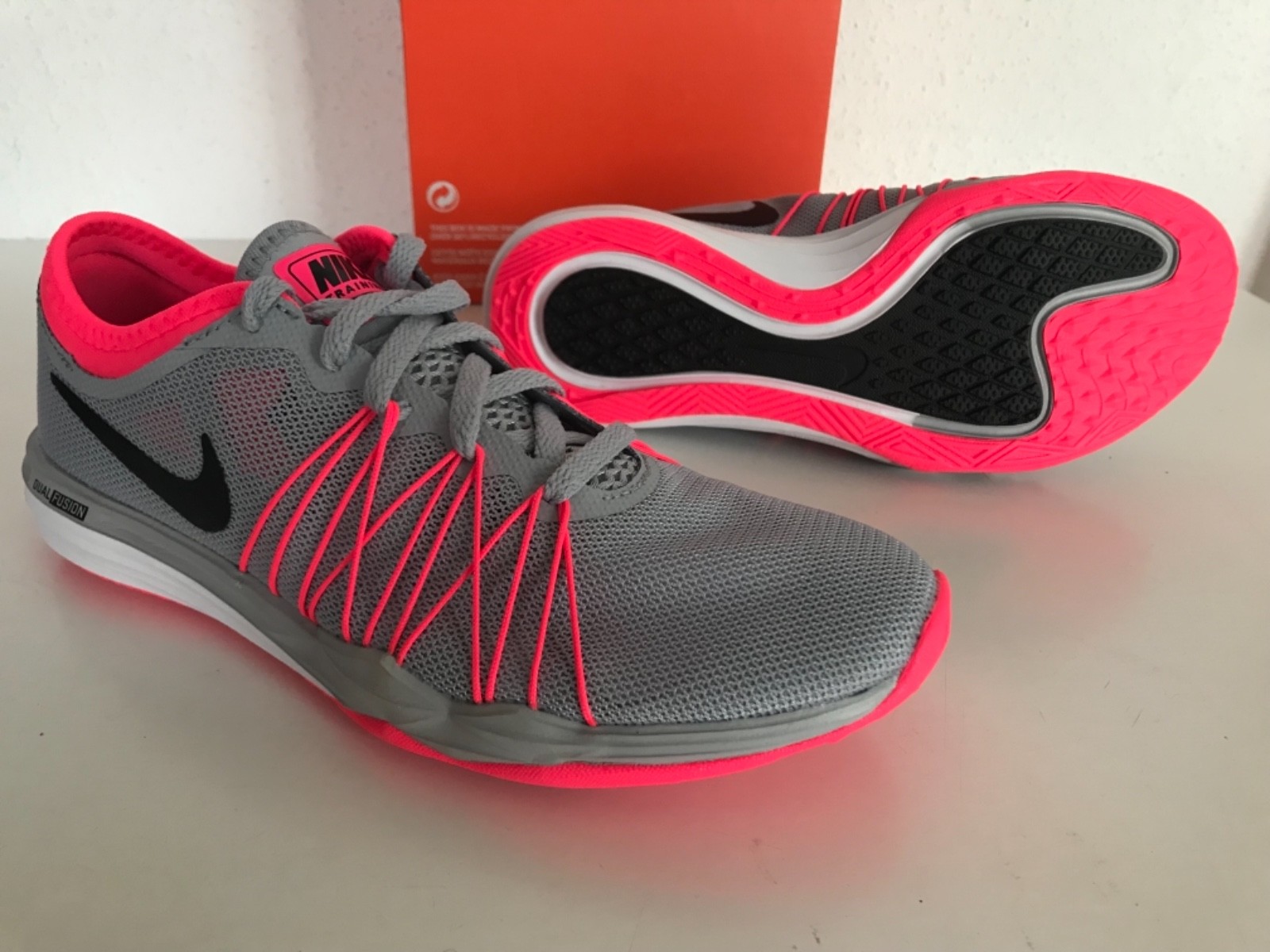 Nuove nike doppia fusione tr colpito wmns fitness scarpe rosa 6 844674-006 donne grey Nuove nike doppia fusione tr colpito wmns fitness scarpe rosa 6 844674-006 donne grey
