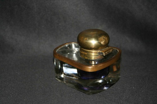 ancien encrier de bureau cristal taillé et capuchon laiton ou bronze fin XIX ème - Picture 5 of 7