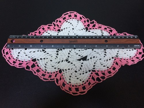 Vtg Hand Crochet Diamond Form Doily Pink White 8" by 13" - Picture 3 of 4