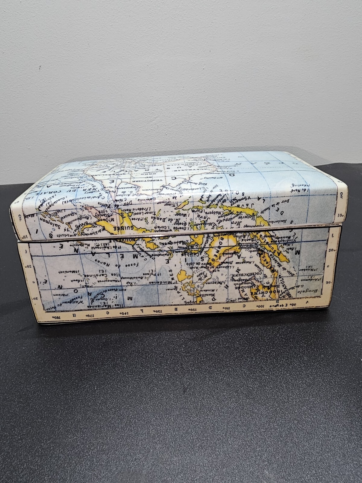 Chinese Distressed Brown People Graphic Rectangular Decagon Shape Box ws2333S Chinese Distressed Brown People Graphic Rectangular Decagon Shape Box ws2333S