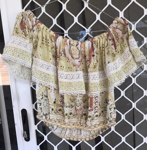 Camilla Franks My Summer Love Strapless Frill Top Size 3 14 Large $4 EXPRESS - Picture 3 of 8