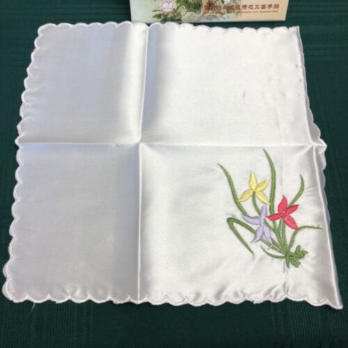 Vintage KaiFeng High Grade Silk Embroidered Hanky Handkerchief Floral NEW - Picture 6 of 9