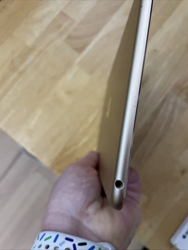 Apple ipad mini 4th generation 16GB, Gold, WiFi - Picture 6 of 13