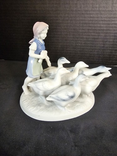 Vintage Gerold Porzellan Western Germany Bavaria, Goose Girl # 4902 - Picture 6 of 9