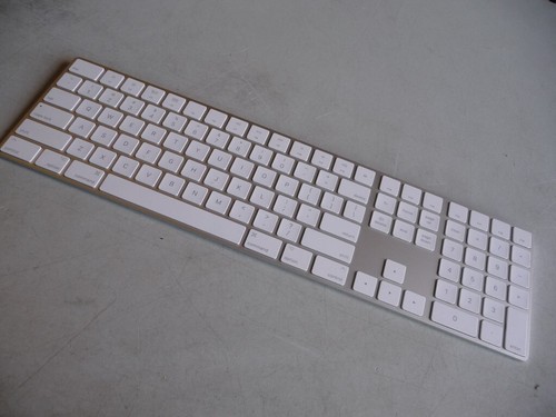AU SELLER GENUINE APPLE USB FULL KEYBOARD A1843 BLUETOOTH IN EXC "A" GRADE CONDN - Picture 2 of 6