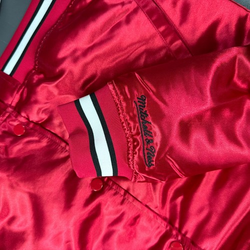 100% Authentic Chicago Bulls Mitchell & Ness 1996 Finals Jacket Youth XL 18/20 - Picture 6 of 8