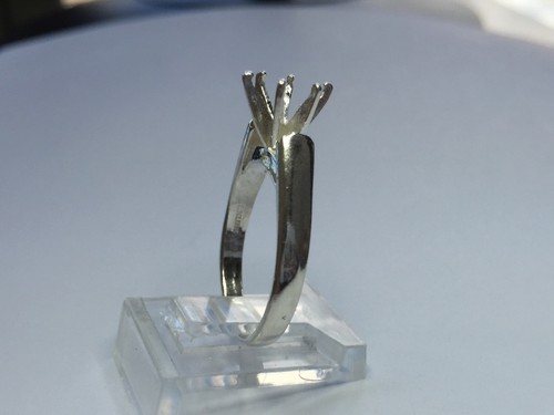 (6x4-7x5mm) Oval Sterling Silver 6-Prong Pre-Notched Ring Setting Size 7 - Picture 2 of 5