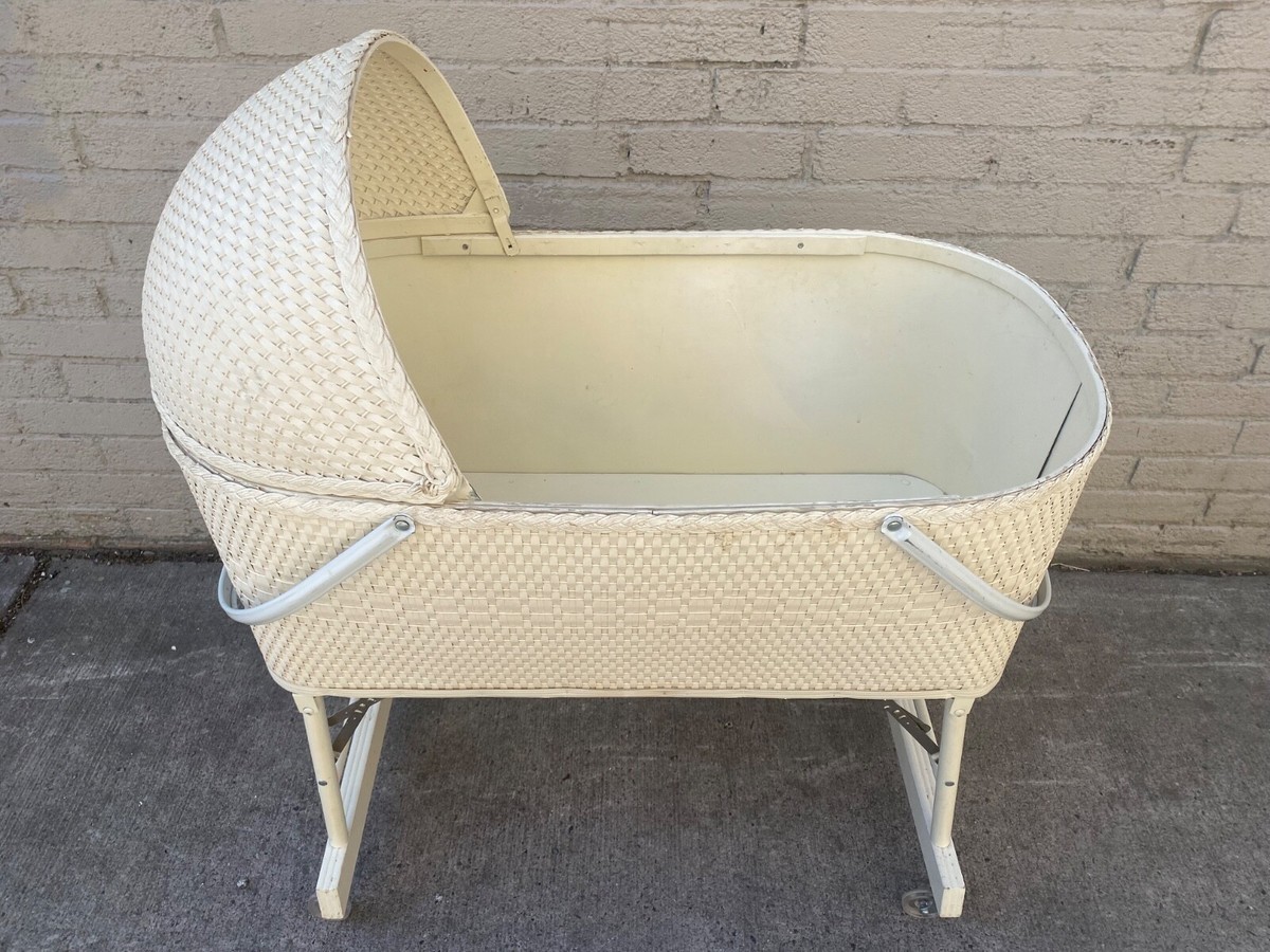 Vintage Woven White Wicker Baby Bassinet Canopy Mattress Folding