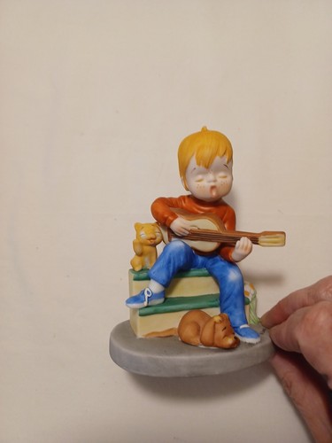 J McDowell We Make Beautiful Music Figurine 5 Inches - Picture 8 of 11