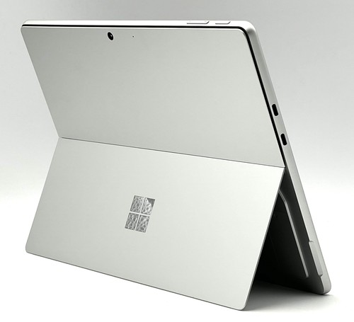 Microsoft Surface Pro 9 – 13" Touch Screen – Intel Core i5-1235U - 8GB - 128GB - Picture 3 of 4