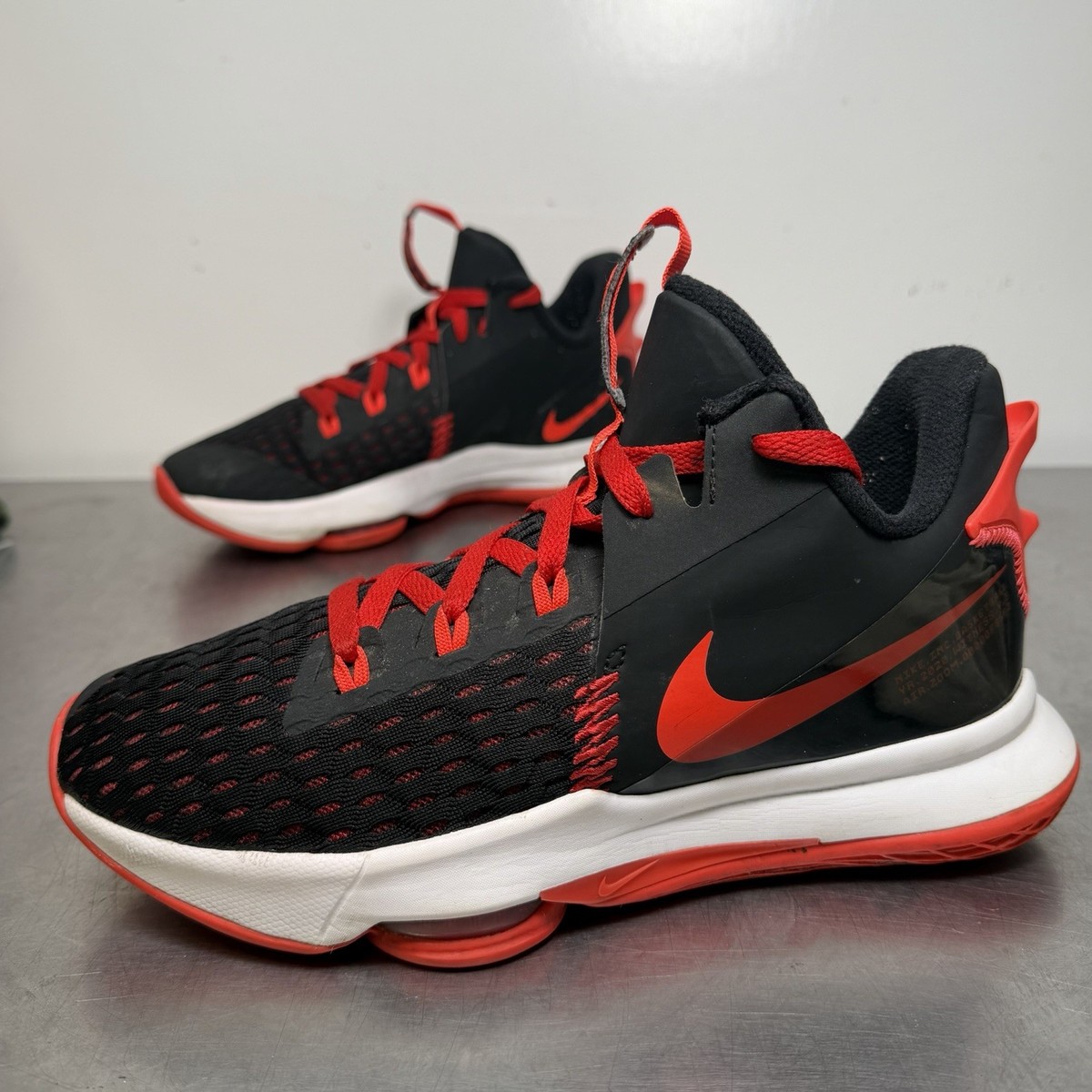 Nike バスケットボールシューズ 黒/赤 LEBRON WITNESS |V Nike LeBron Witness 5 V Basketball Shoes Black Red CQ9380-005 Men
