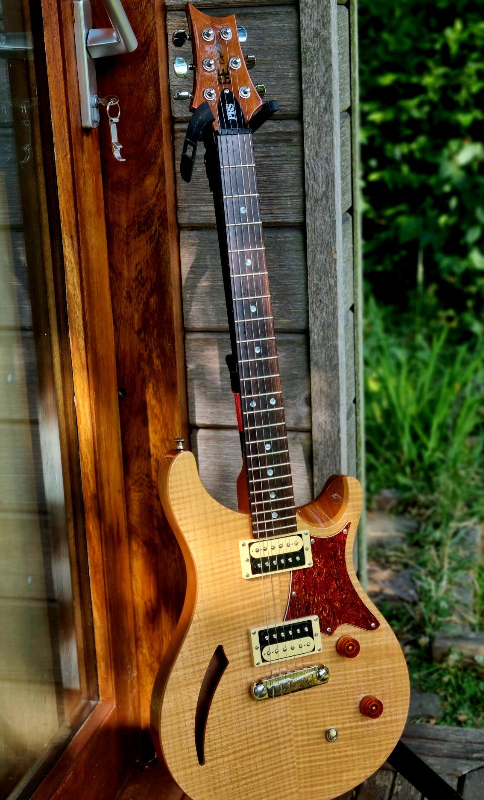 Paul Reed Smith SE Custom 22 Semi-Hollow Electric Guitar with PRS gig bag