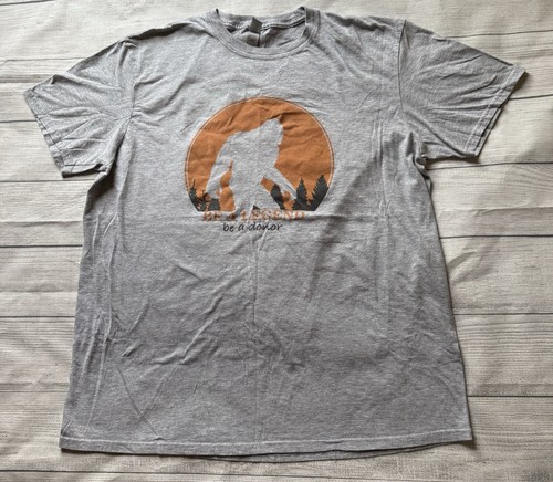 Hoxworth Blood Center Sasquatch Bigfoot Be A Legend Donor Graphic T Shirt XL
