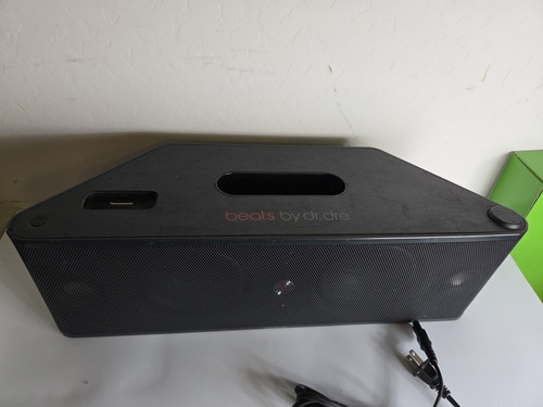 Beats by Dr. Dre beatbox (Portable Speaker Sound System - Sounds Amazing - Picture 2 of 9
