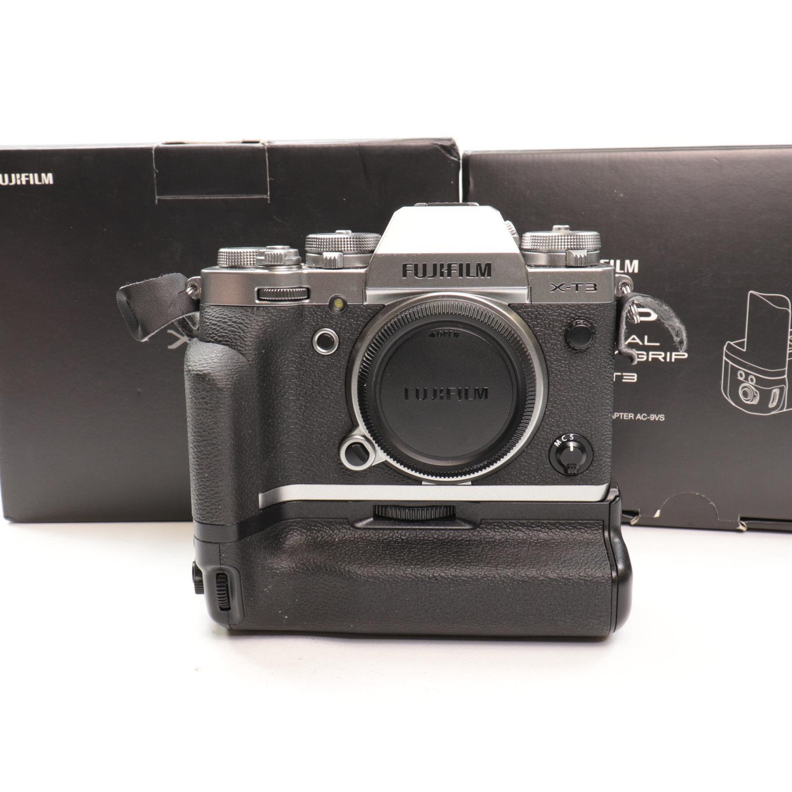 Fujifilm X-T3 Digital Mirrorless Camera Body Battery Grip Silver -VM9250 BB-