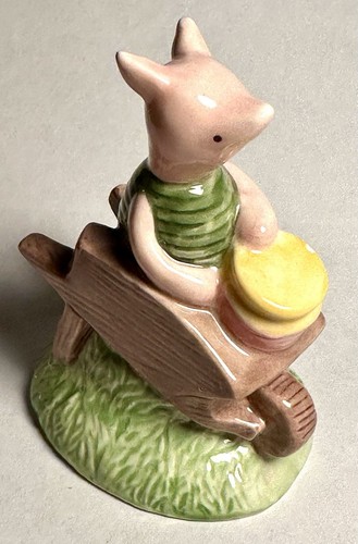 Ferkel mit Schubkarre Figur entworfen von Charpente Classic Pooh - kleiner Chip