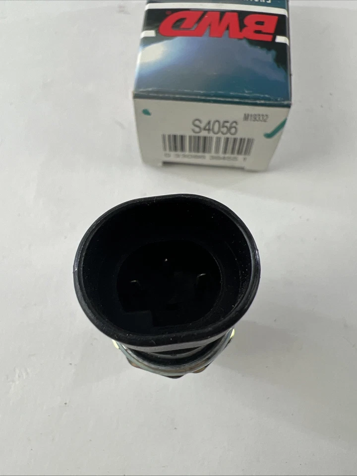 Interruptor de presión de aceite S4056 BORGWARNER NOS Foto 3 de 4