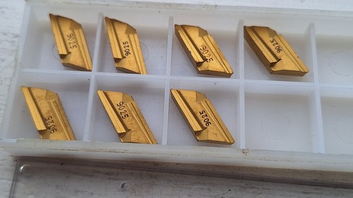 7 Iscar carbide tips KNUX 160405 R11 IC9025 ( KNUX160405R 16 04 05 R-11 seconds - Picture 1 of 2
