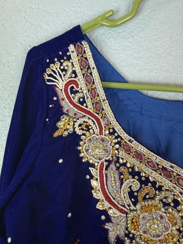 Embroidered Velvet Dress Womens Medium Pakistani Formal Beaded Ethnic Occasion - Picture 5 of 11