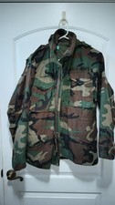 US Army Cold Weather Field Jacket Hooded Woodland Camo Size Small Regular