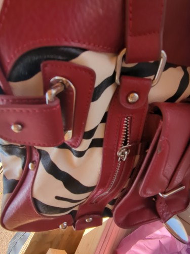Rote Kunstleder- und Zebramuster Beuteltasche Schultertasche groß gebraucht, in einwandfreiem Zustand - Bild 3 von 19