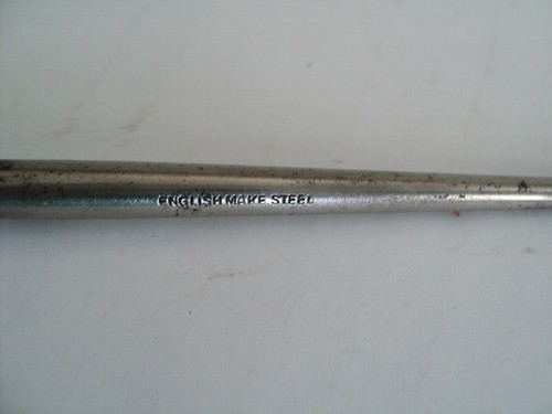 WONDERFUL 19th C. ENGLISH CHASED STERLING SILVER BUTTON HOOK w/ SCROLL DESIGN - Picture 3 of 11