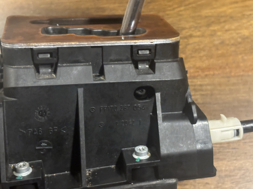 2003 - 2005 MERCEDES ML350 AUTOMATIC FLOOR SHIFTER ASSEMBLY (From 2003 ML350) - Picture 5 of 21
