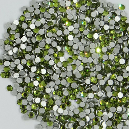 2000 SS9 LO: 100 Swarovski Strasssteine flacher Boden SS9 (2,6mm) LIGHT OLIVINE - Bild 1 von 4