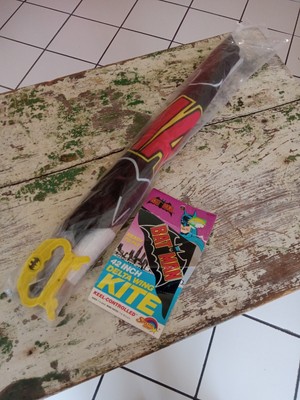 Vintage 1989 Batman 42'' Delta Wing Kite Never Used