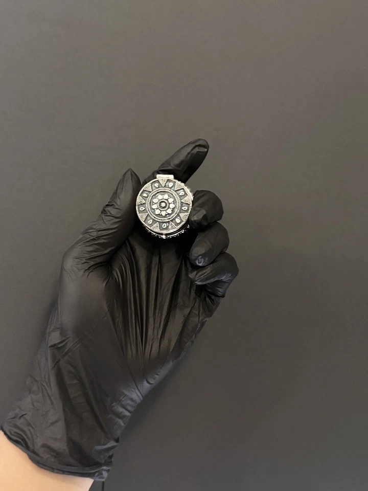 Silver Box with fine quality contains Black Polish - image 4 of 4