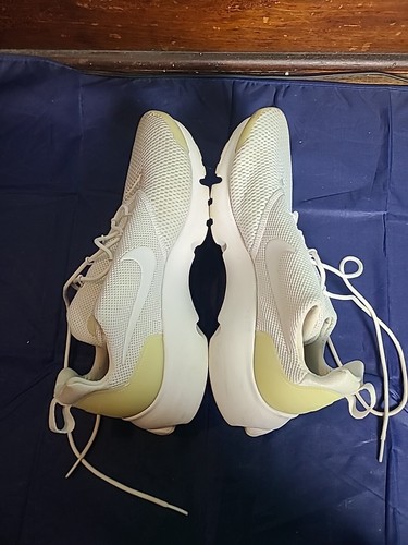 Nike Air Presto Ultra Flyknit Women's Size 8.5 Running Shoes Triple White - Picture 3 of 12