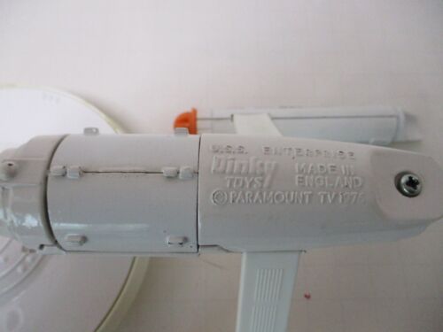 DINKY TOYS #358 STAR TREK USS ENTERPRISE ORIGINAL CONDITION NEAR MINT W/NEW ACCS - Picture 12 of 13